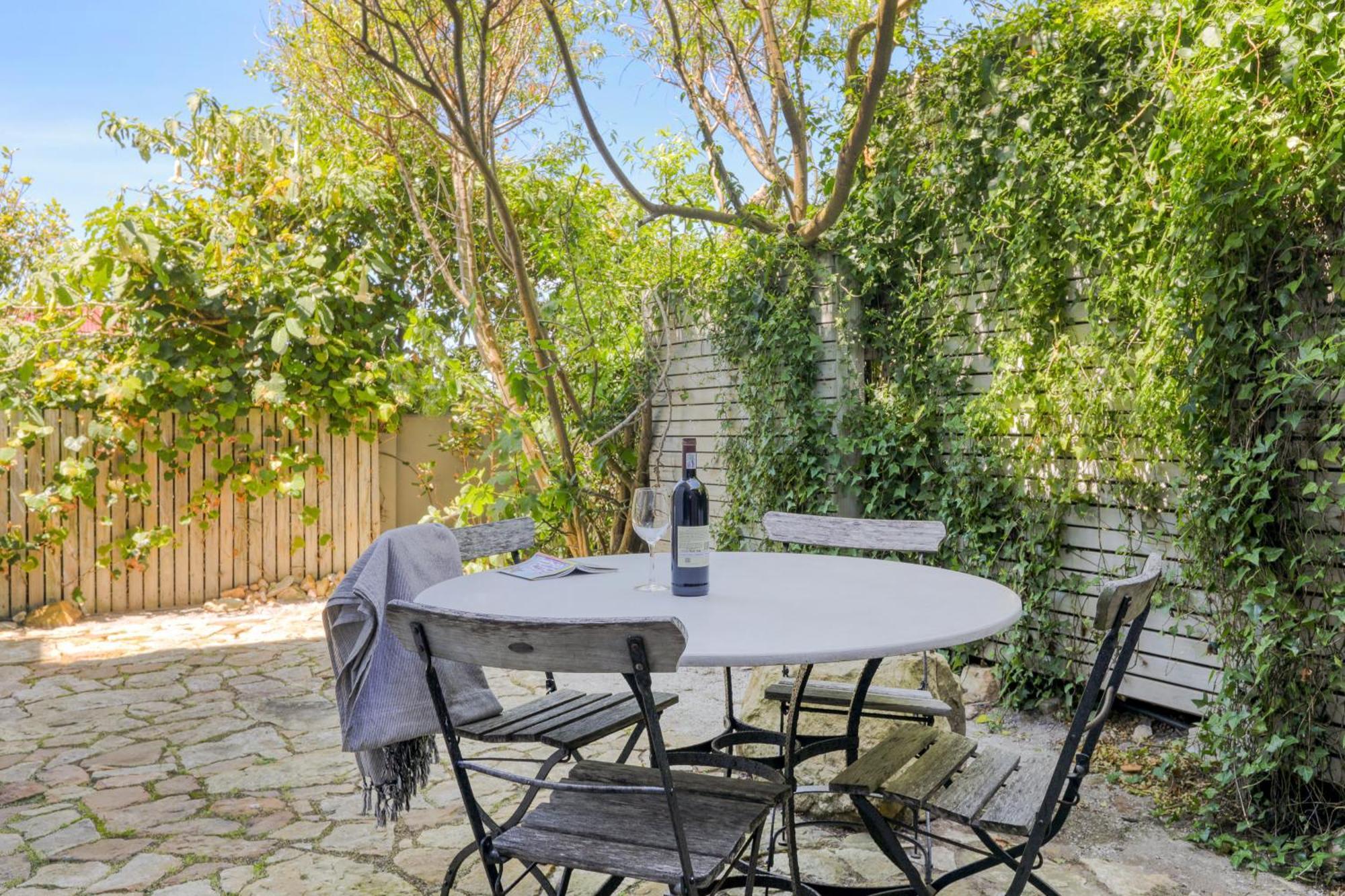 Behr Road Apartment With Sea View Patio Cape Town Exterior photo